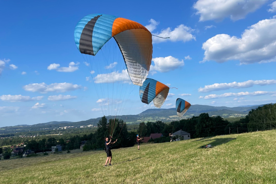 prazdniy_zacinaj_paragliding-46